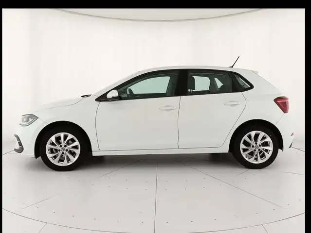 Volkswagen Polo view 3