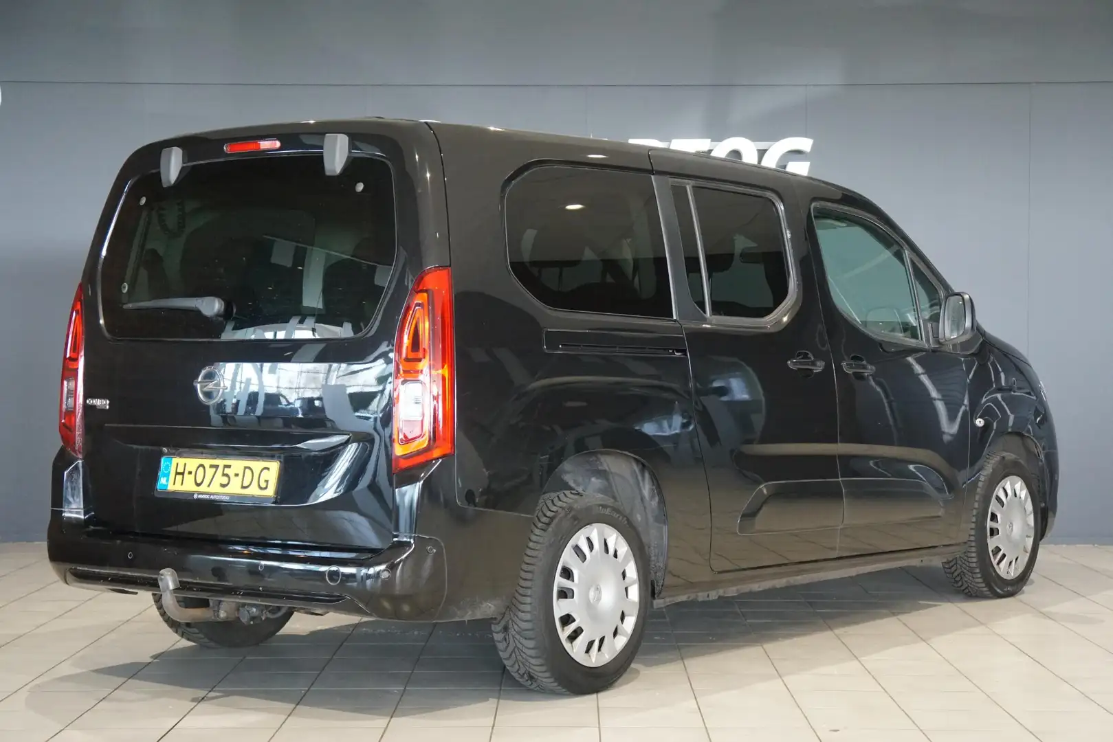 Opel Combo Tour 1.2 Turbo L2H1 Edition 7p. INCL. BTW + APPLE Zwart - 2