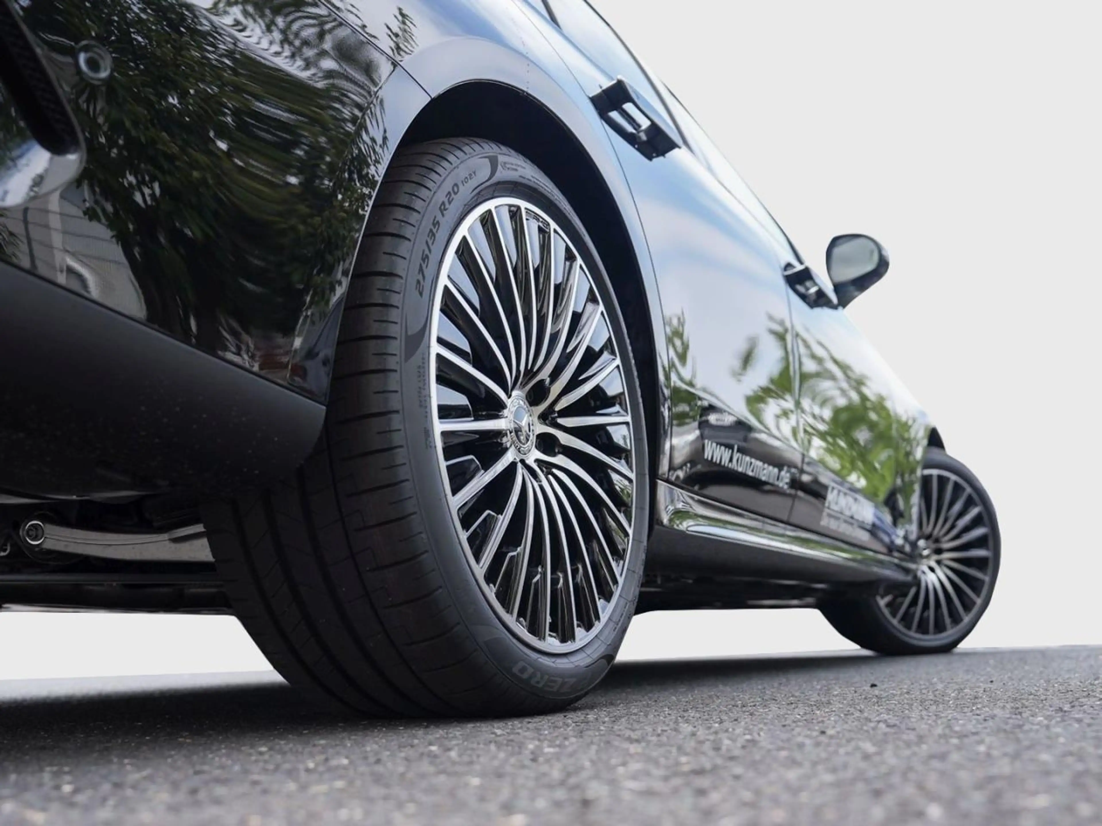Mercedes-Benz E 220 d T-Modell AMG Night Panorama Distronic — photo 5