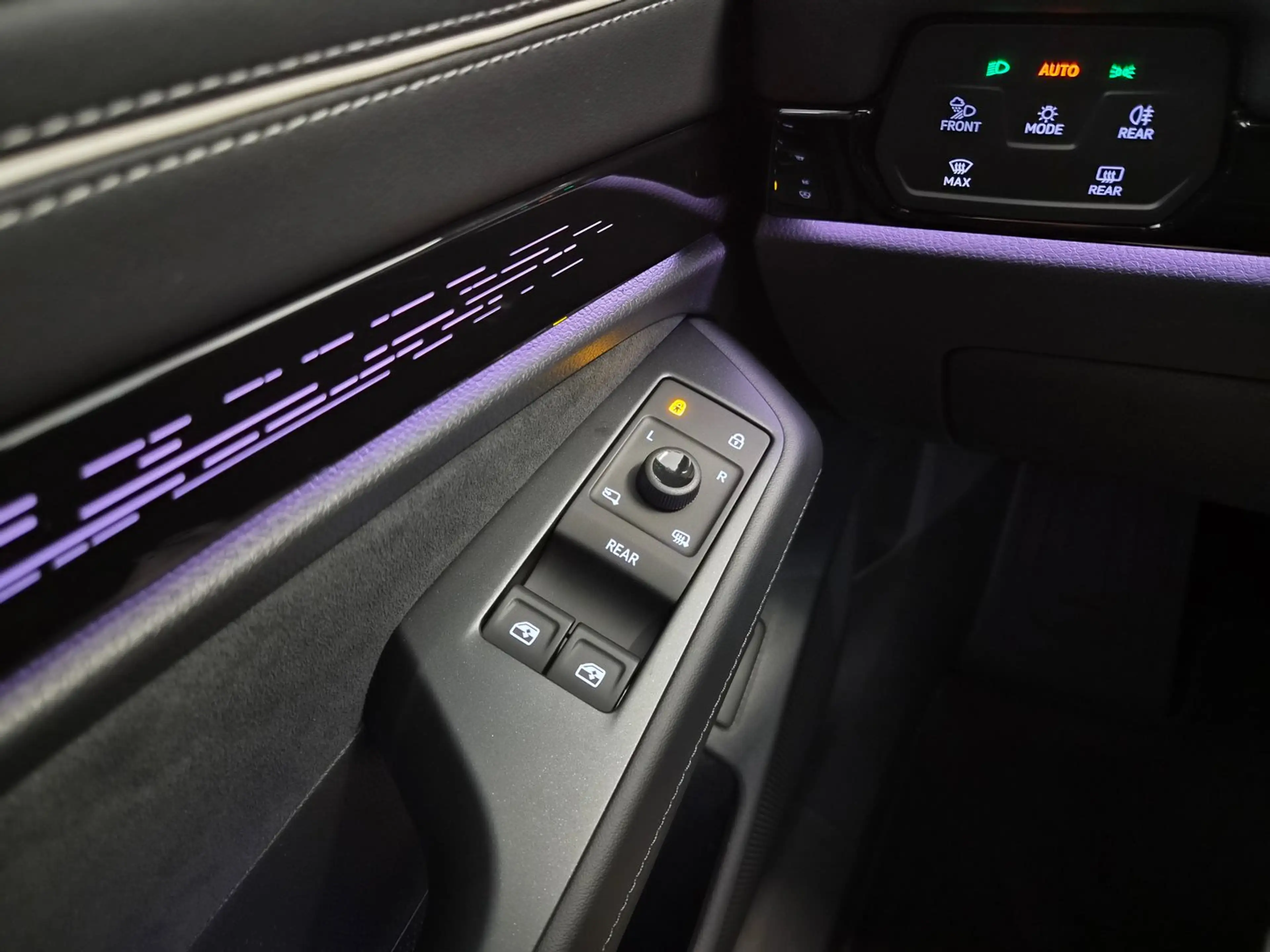 Volkswagen ID.7 Tourer Pro 210 kW Business - 77 kWh — photo 12