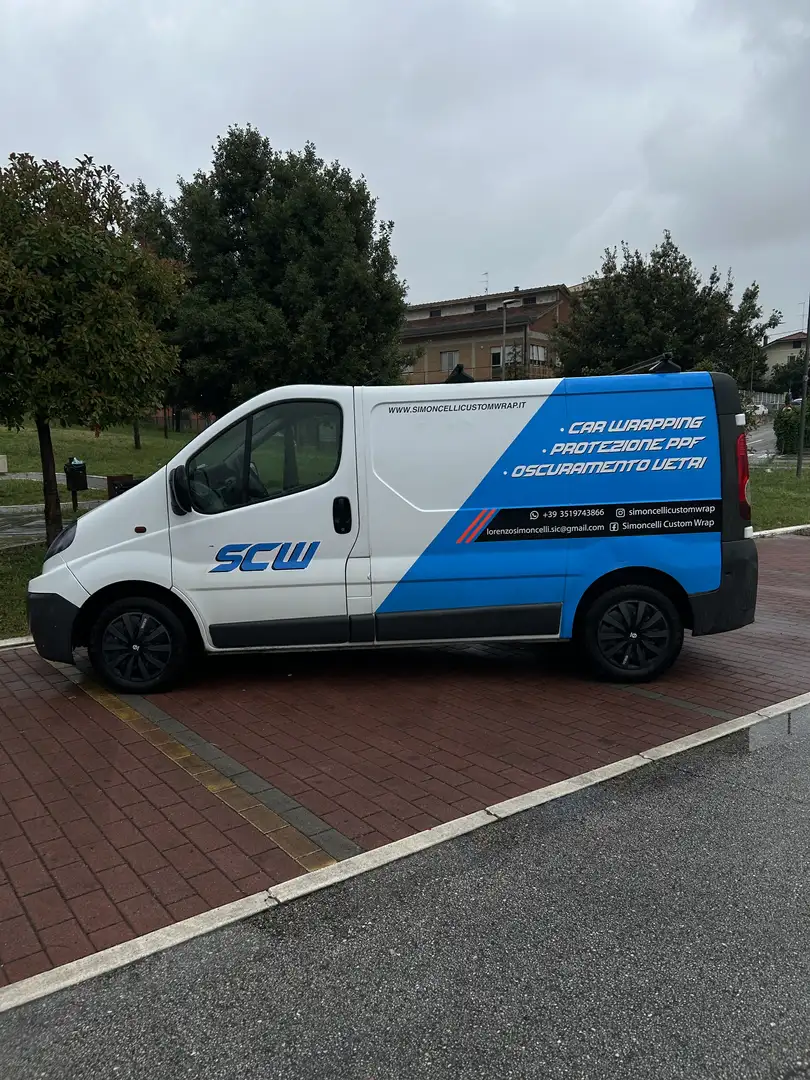 Renault Trafic Livrea adesiva - Neopatentati - retrocamera - 2