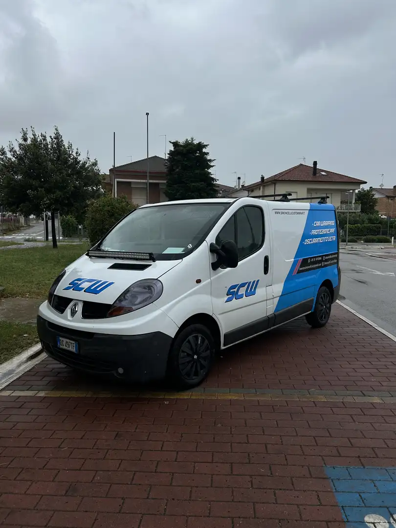 Renault Trafic Livrea adesiva - Neopatentati - retrocamera - 1