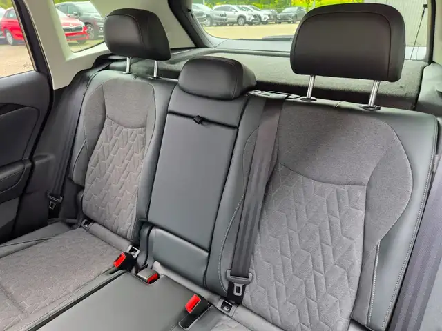 Volkswagen Tiguan view 15