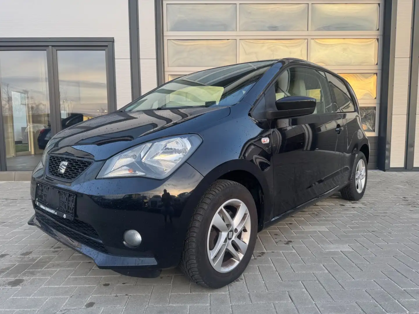 SEAT Mii Style Salsa NAVI BLUETOOTH PDC SITZHEI Schwarz - 2