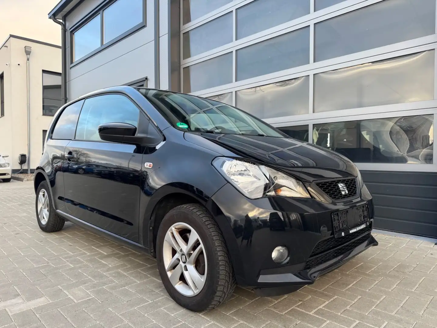 SEAT Mii Style Salsa NAVI BLUETOOTH PDC SITZHEI Schwarz - 1