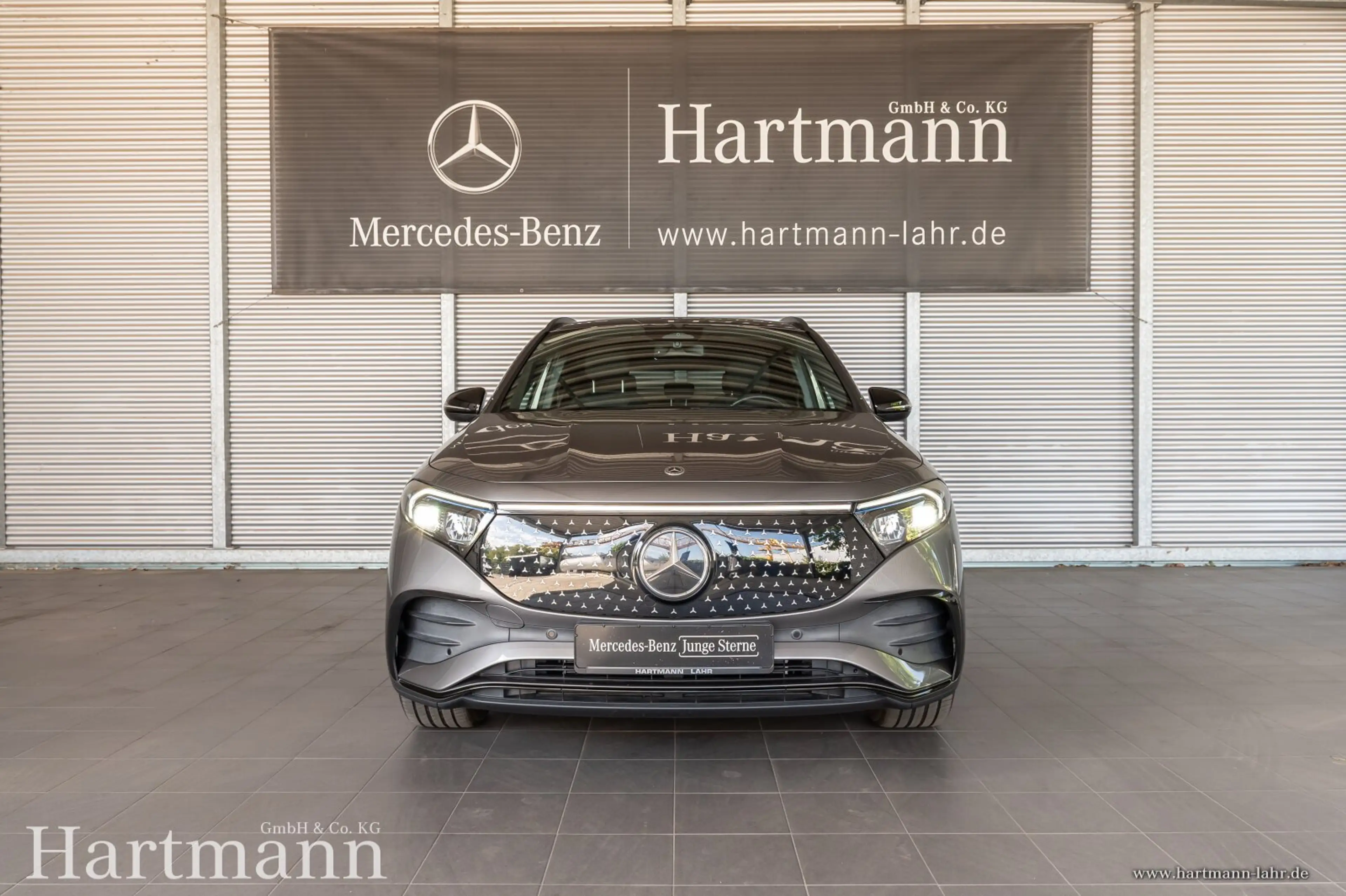 Mercedes-Benz EQA 300 EQA 300 4MATIC AMG Advanced Night AHK Totwinkel — photo 3