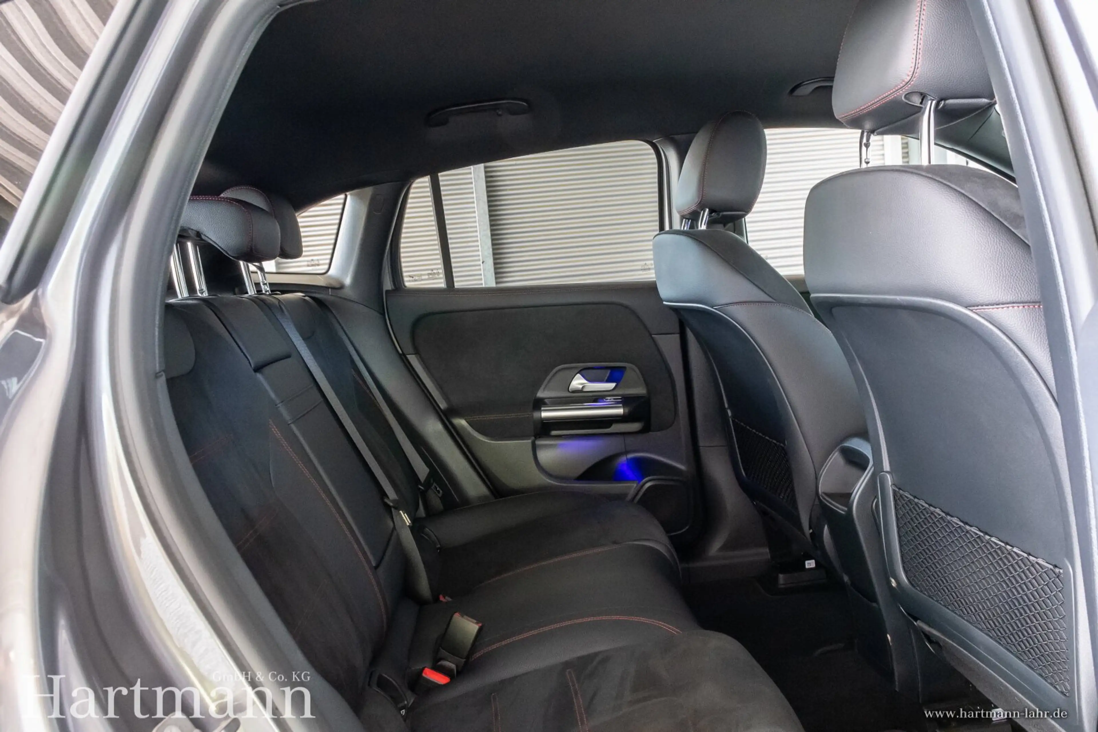 Mercedes-Benz EQA 300 EQA 300 4MATIC AMG Advanced Night AHK Totwinkel — photo 12