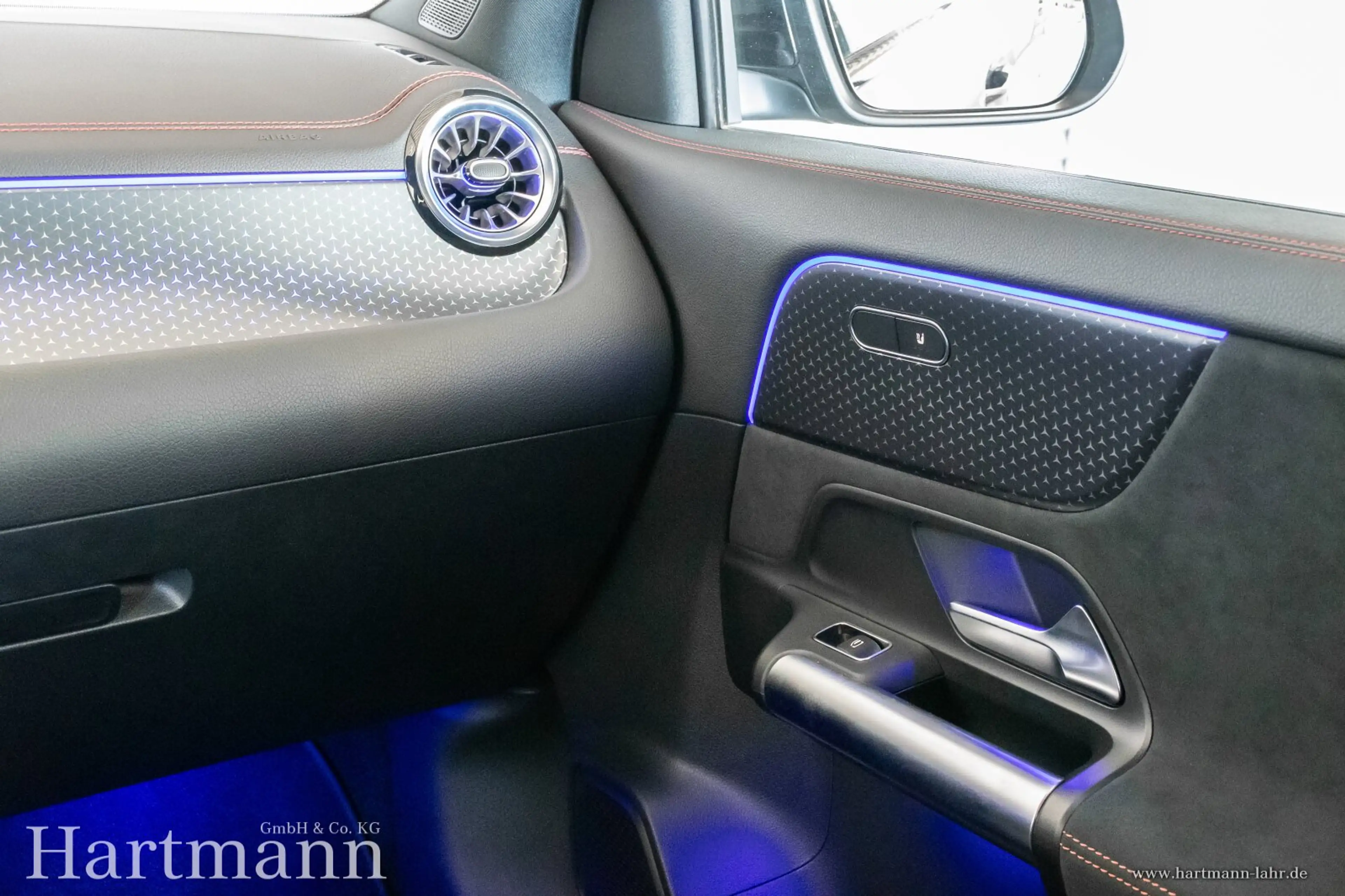 Mercedes-Benz EQA 300 EQA 300 4MATIC AMG Advanced Night AHK Totwinkel — photo 10