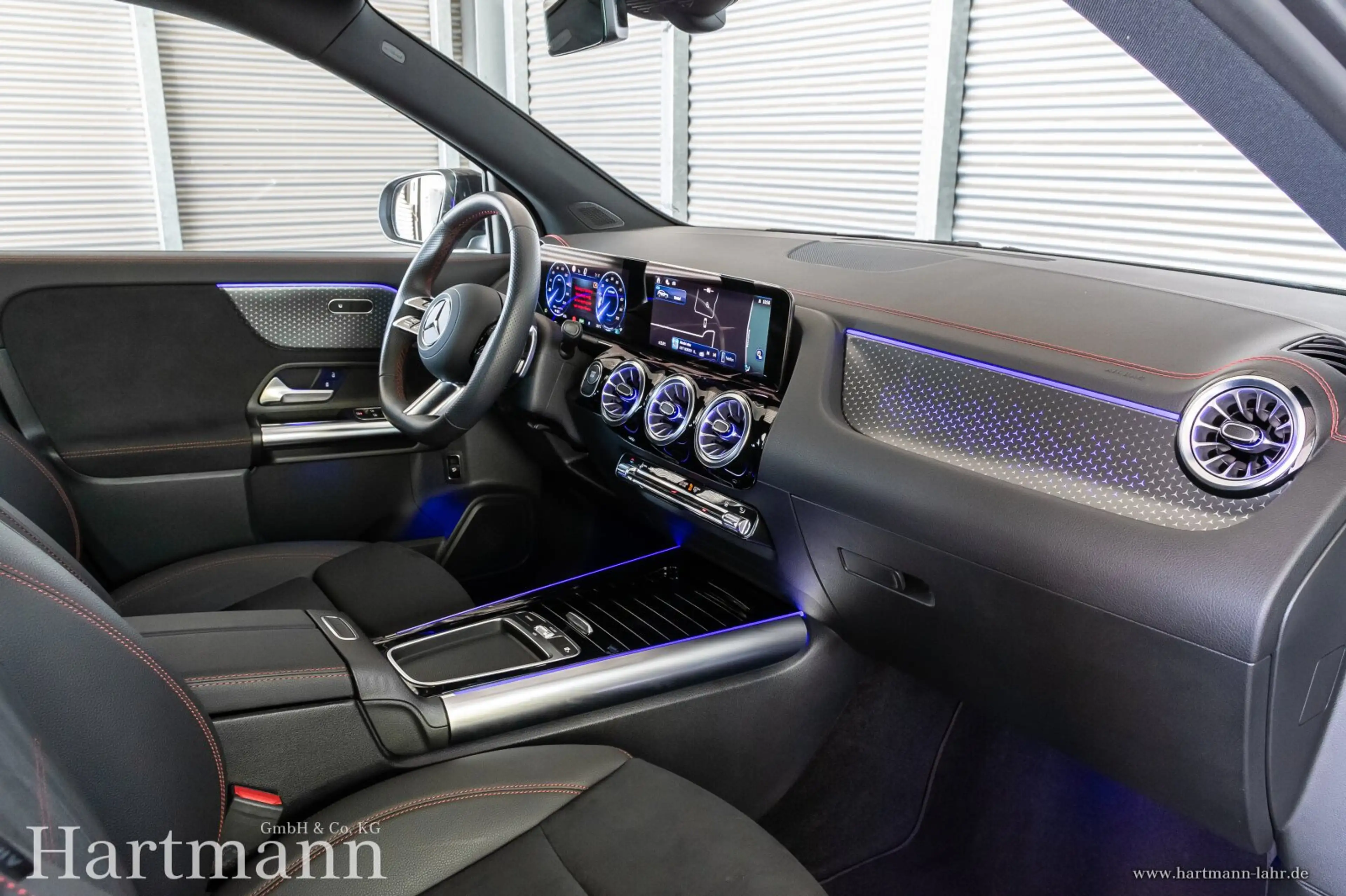 Mercedes-Benz EQA 300 EQA 300 4MATIC AMG Advanced Night AHK Totwinkel — photo 7