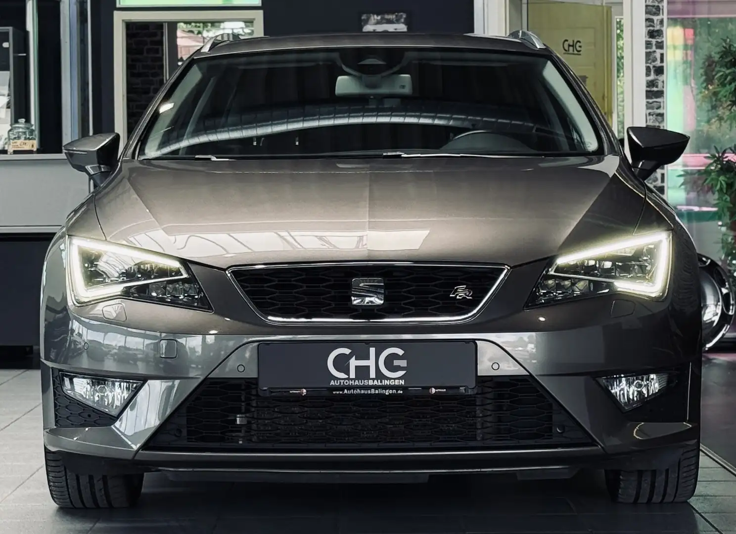 SEAT Leon FR ST 1HAND|AHK|TEMP|SOUND|NAVI Grau - 2