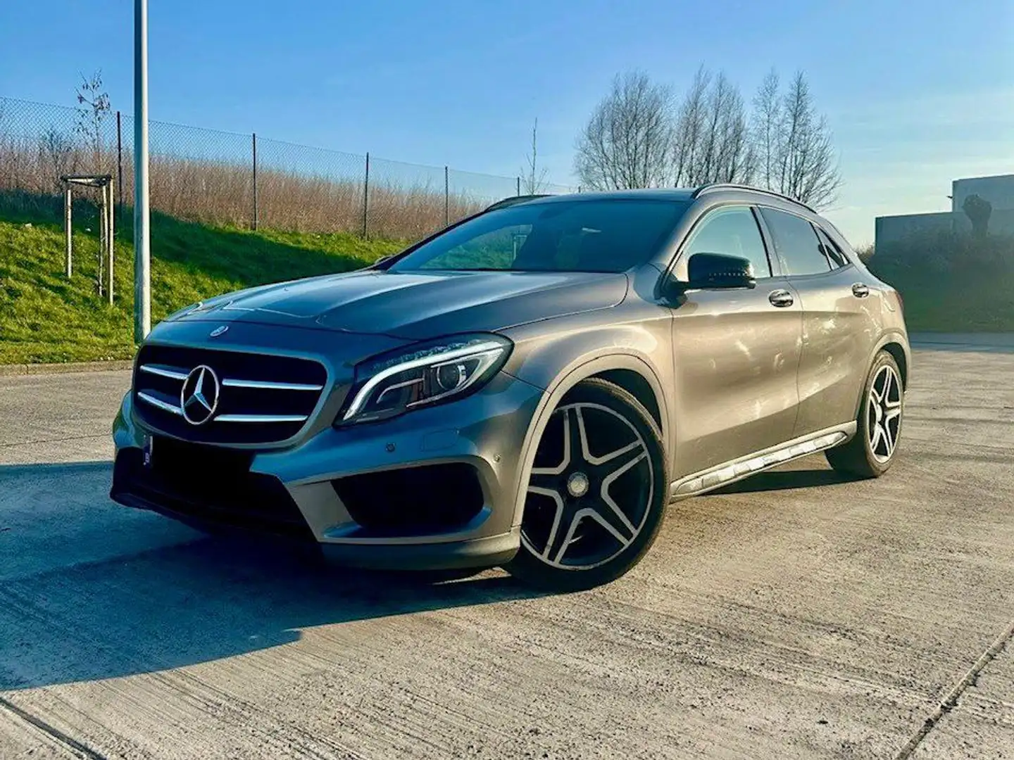 Mercedes-Benz GLA 180 GLA 180 d Argent - 1