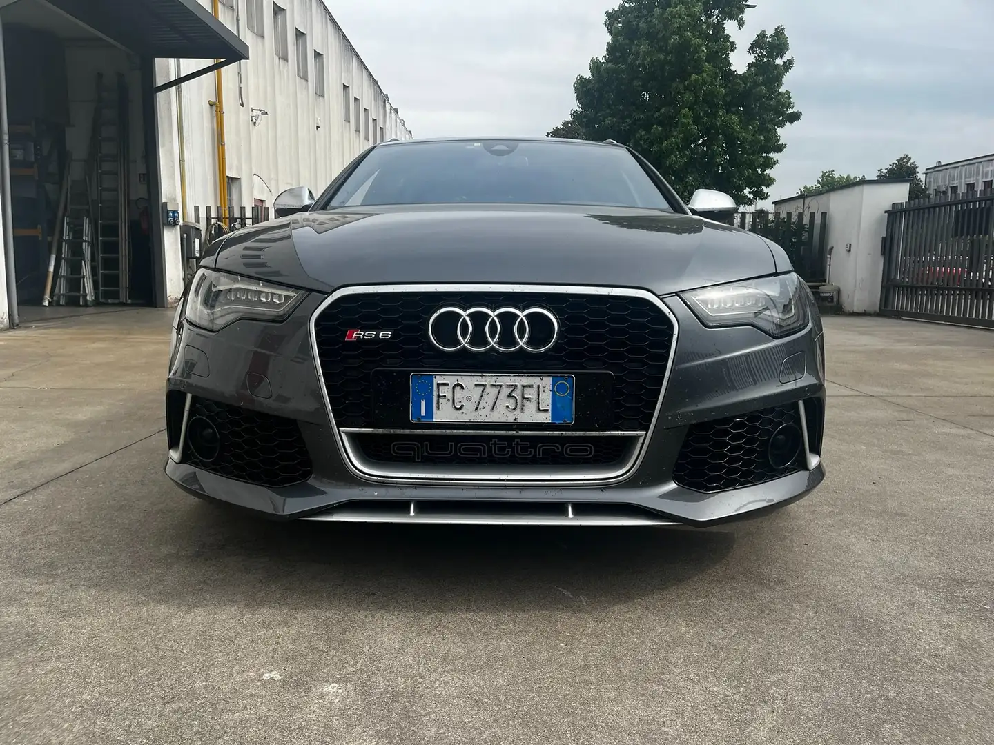 Audi RS6 A6 IV 2011 Avant Avant 4.0 tfsi quattro tiptronic Gri - 1