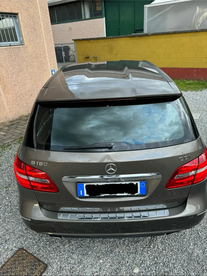 Mercedes-Benz B 180 cdi Premium Bronce - 2
