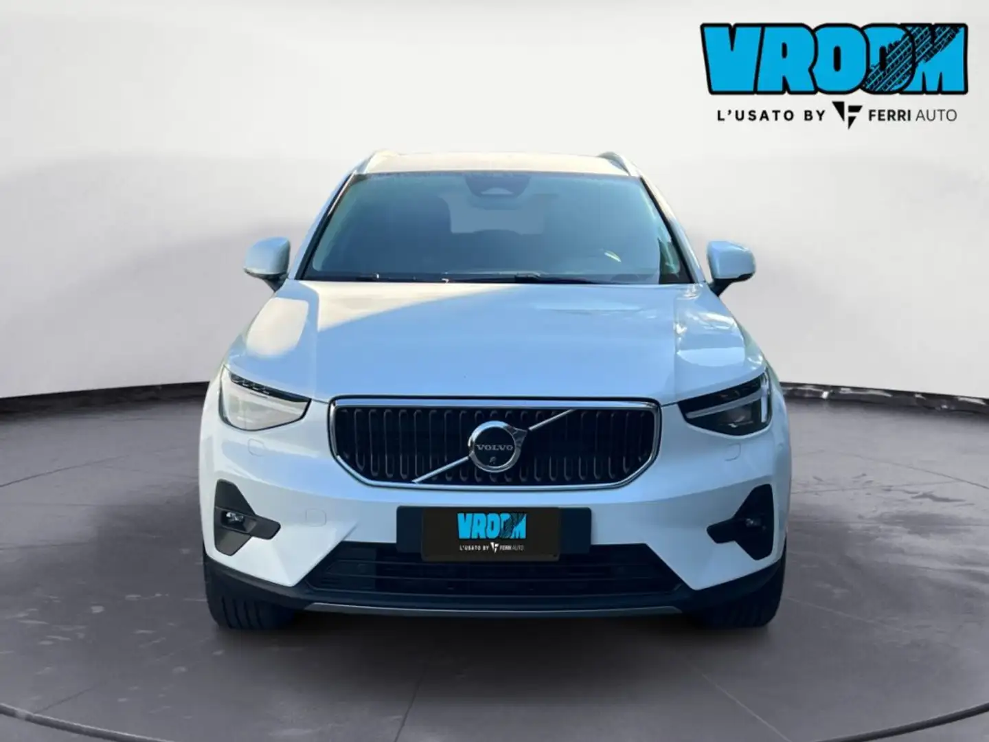 Volvo XC40 B3 automatico Core Blanc - 2