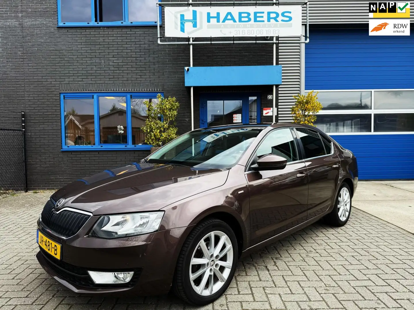 Skoda Octavia 1.2 TSI Greentech JOY Businessline 110PK|Origineel Bruin - 1