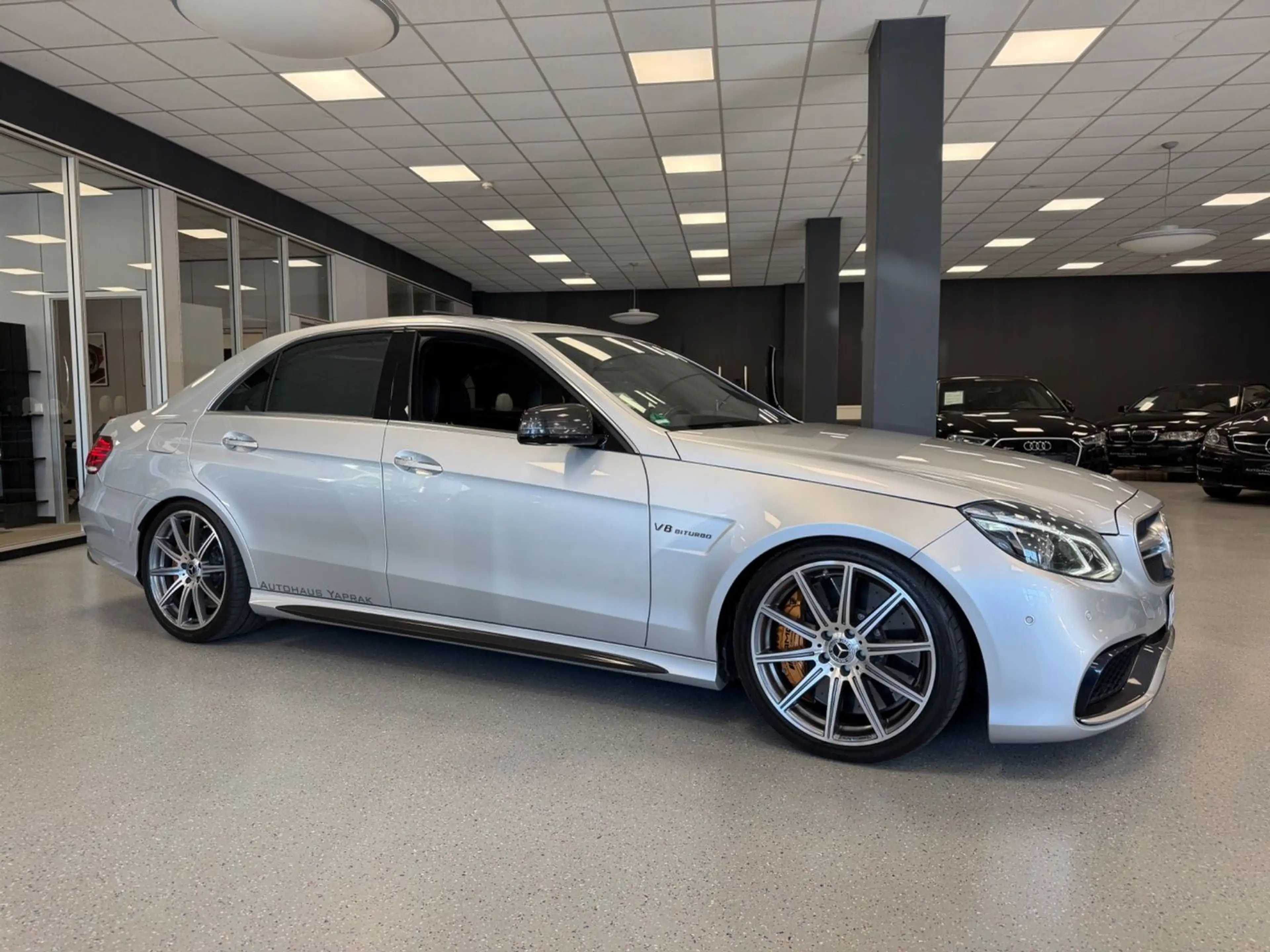 Mercedes-Benz E 63 AMG S 4MATIC|Carbon|Keramik|H/K|Einmalig — photo 7