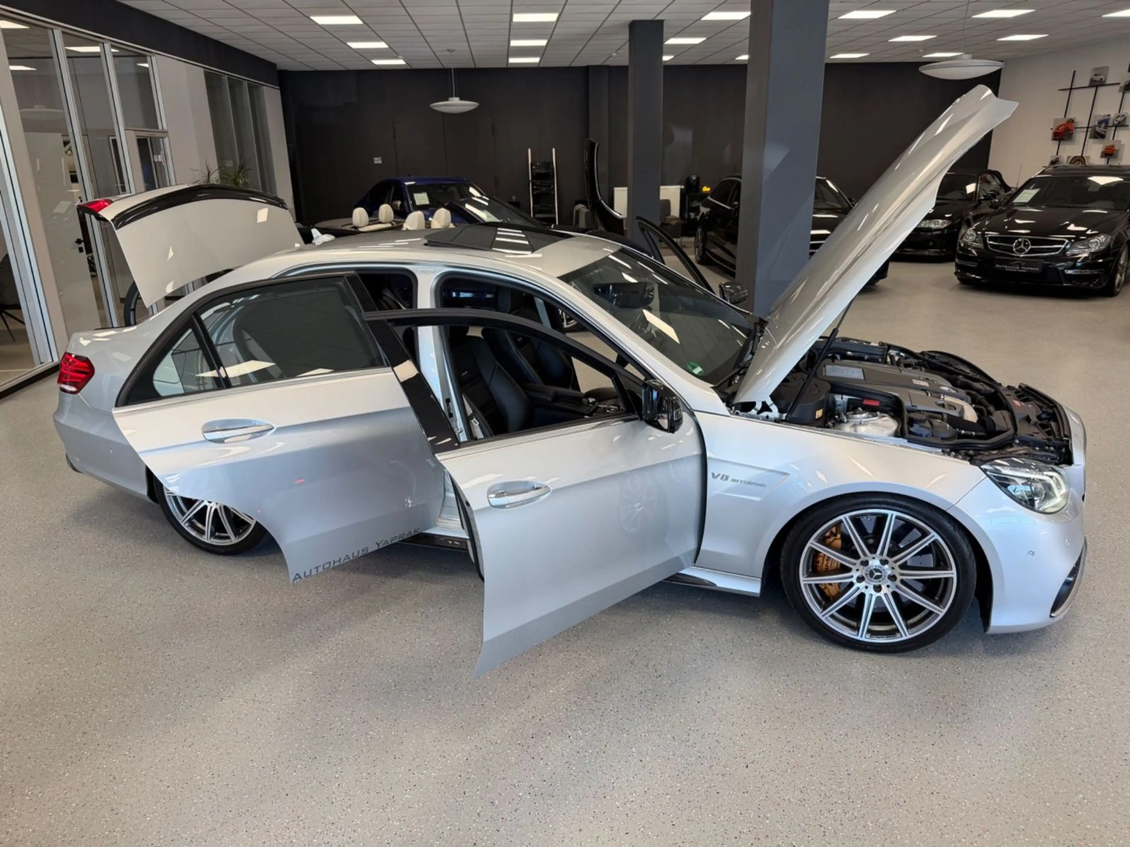 Mercedes-Benz E 63 AMG S 4MATIC|Carbon|Keramik|H/K|Einmalig — photo 2