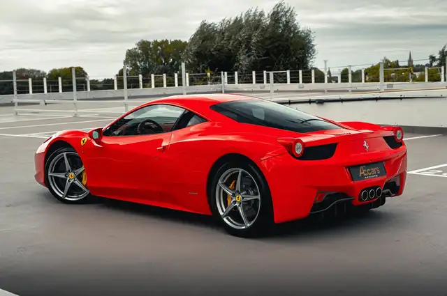 Ferrari 458 view 4