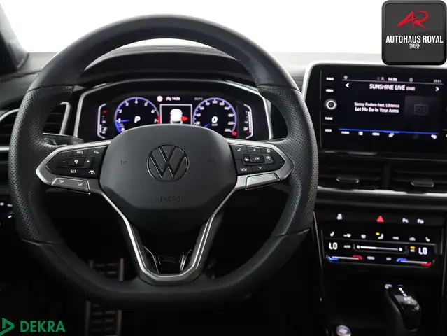 Volkswagen T-Roc view 11