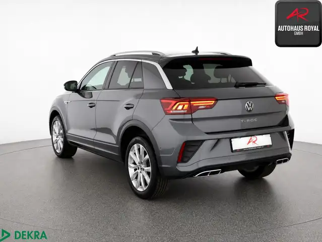 Volkswagen T-Roc view 3