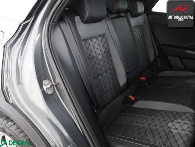 Volkswagen T-Roc view 12