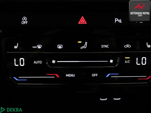 Volkswagen T-Roc view 15