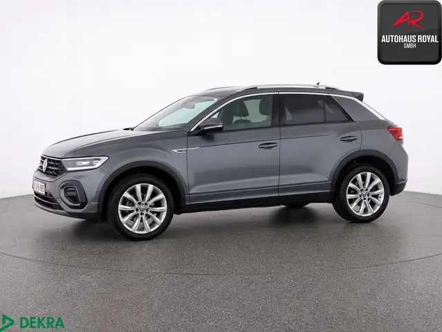 Volkswagen T-Roc view 2