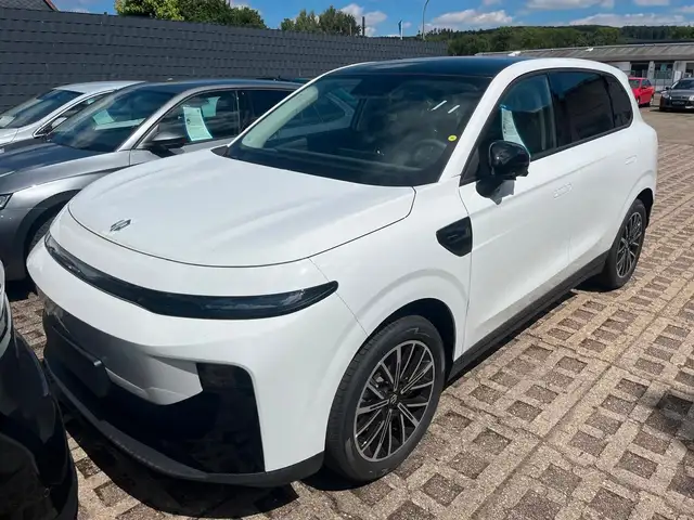 Leapmotor B10