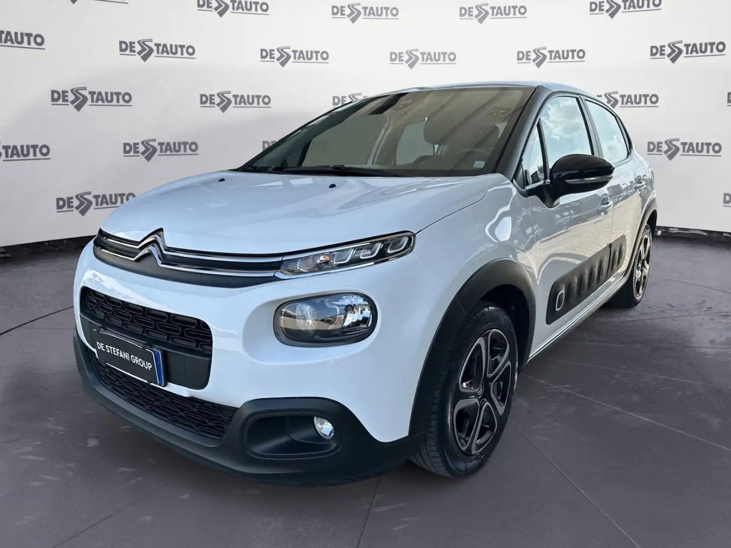 Citroen C3 C3 1.2 puretech Live s&s 83cv Fehér - 1
