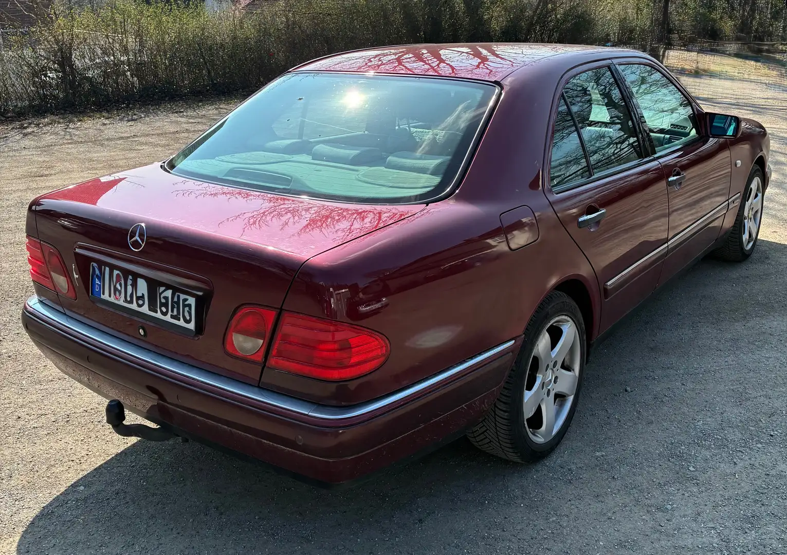 Mercedes-Benz 210/310 Elegance - 2