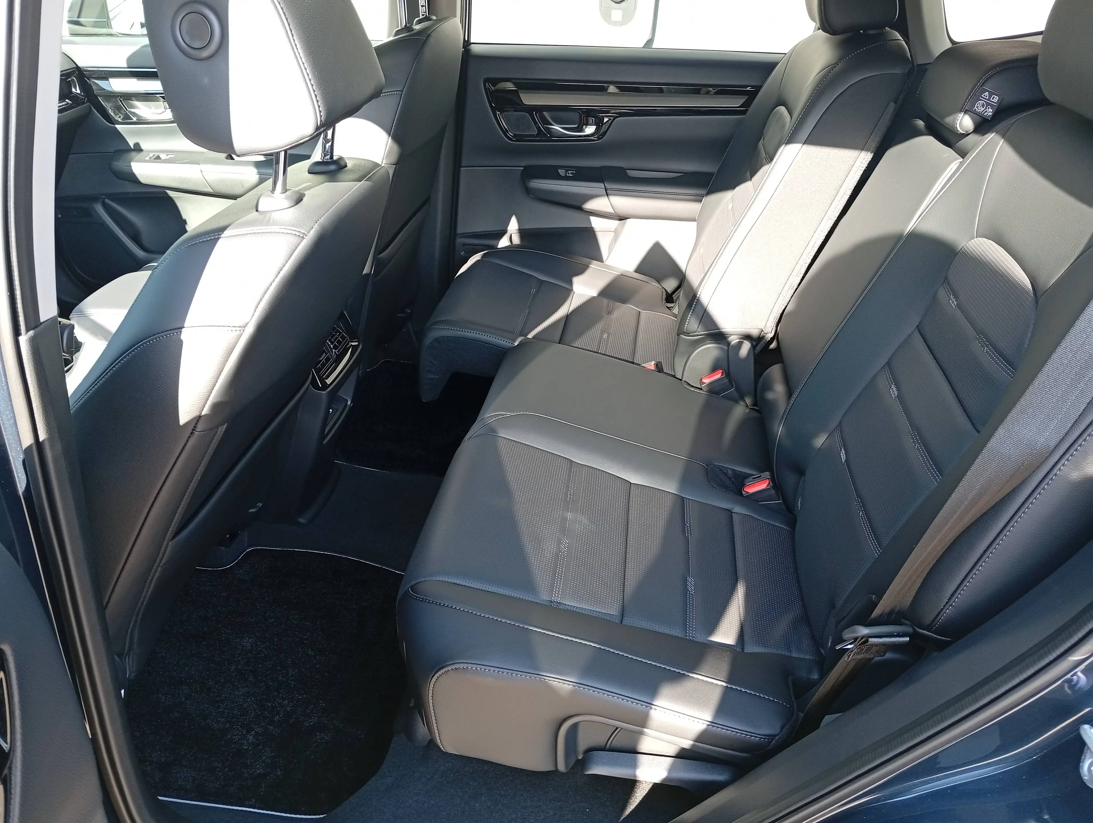 Honda CR-V CR-V Plug in Hybrid e:PHEV 2.0 i-MMD Hybrid 2WD Elegance Tech — photo 9