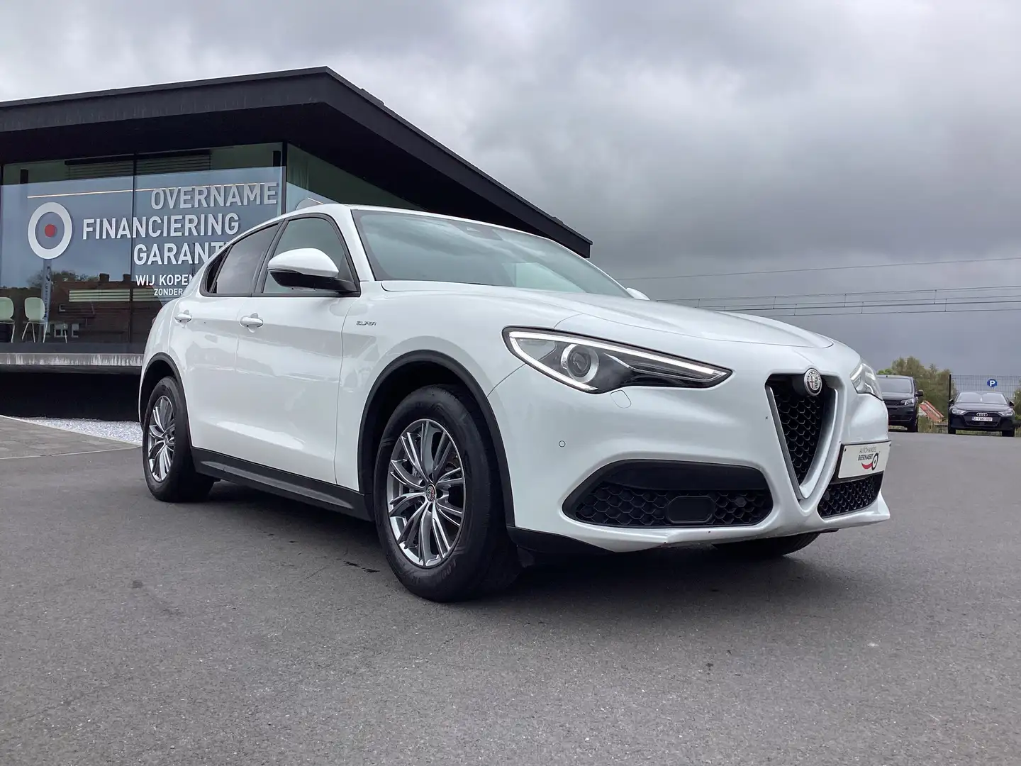 Alfa Romeo Stelvio 2.2jTD/1steEig/94000km/Leder/Trekhaak/Carplay/Cam Wit - 1