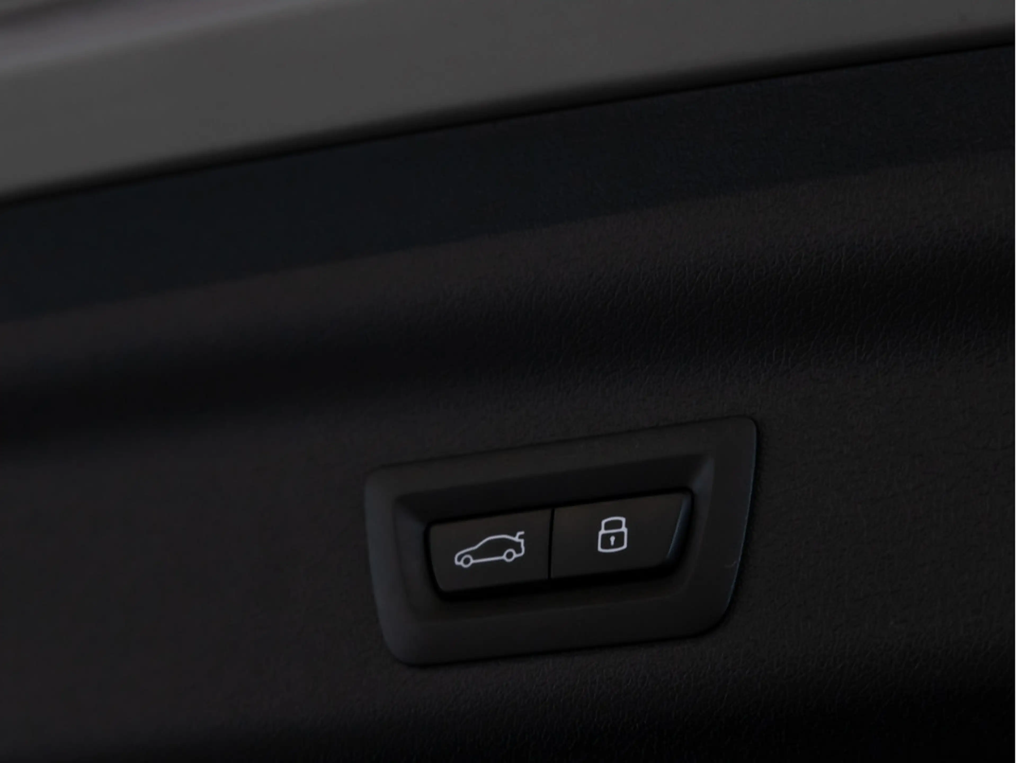 BMW X1 sDrive 18i M-Sport NAVI KAMERA SHZ PDC LED — photo 11