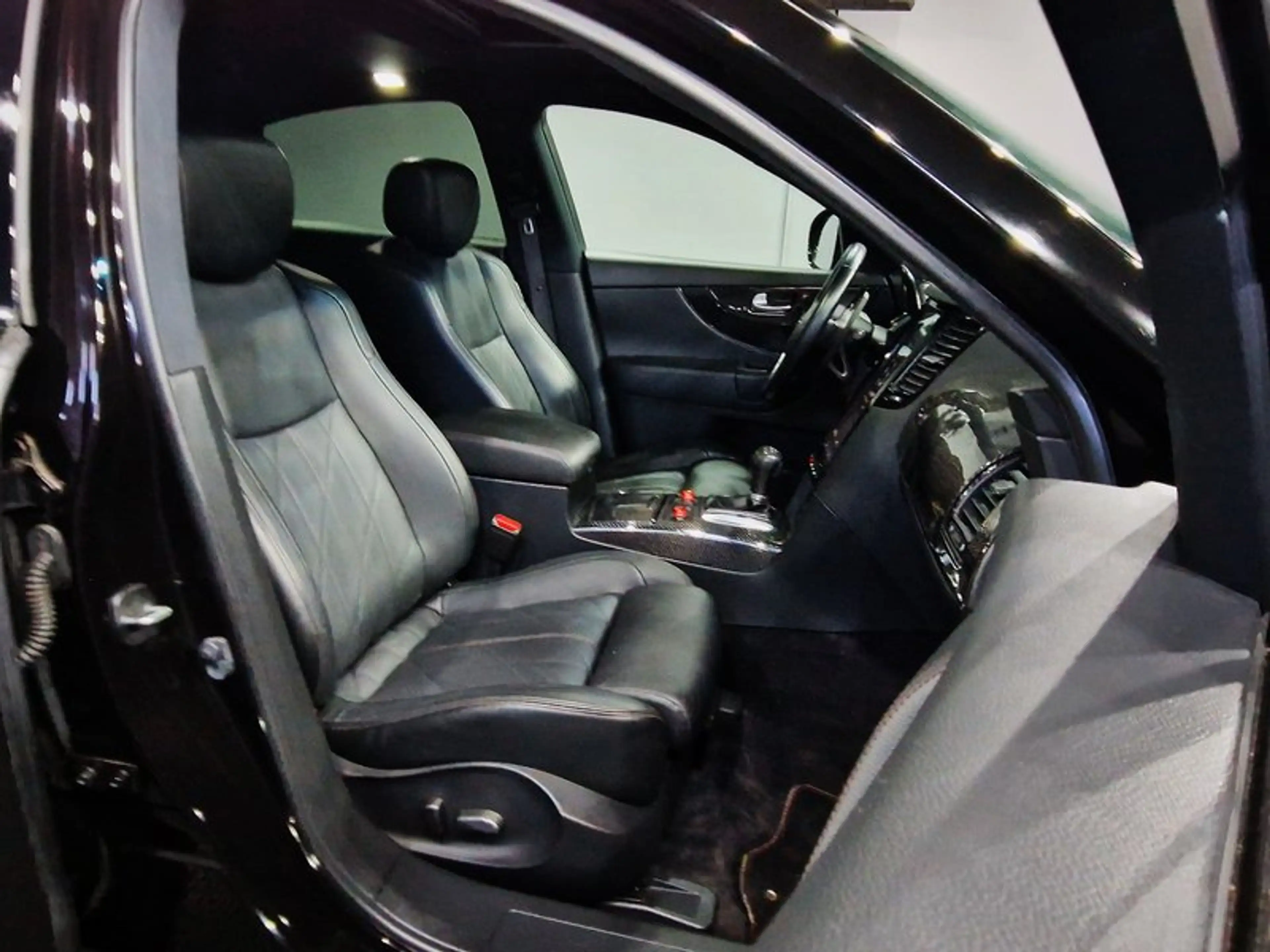 Infiniti QX70 S 5.0 V8 Premium|AUTOM|LEDER|PANO|LED|21 ZOLL| — photo 12