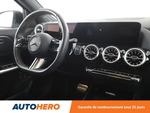 Mercedes-Benz GLA view 13