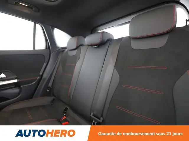 Mercedes-Benz GLA view 14
