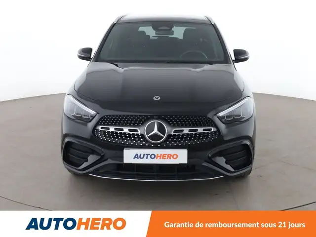 Mercedes-Benz GLA view 9