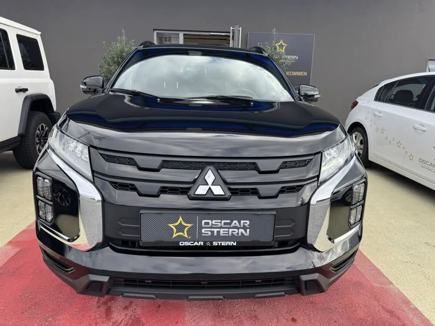 Mitsubishi ASX ASX 2,0 MIVEC CVT 4WD Intense Black Line 20 Schwarz - 2