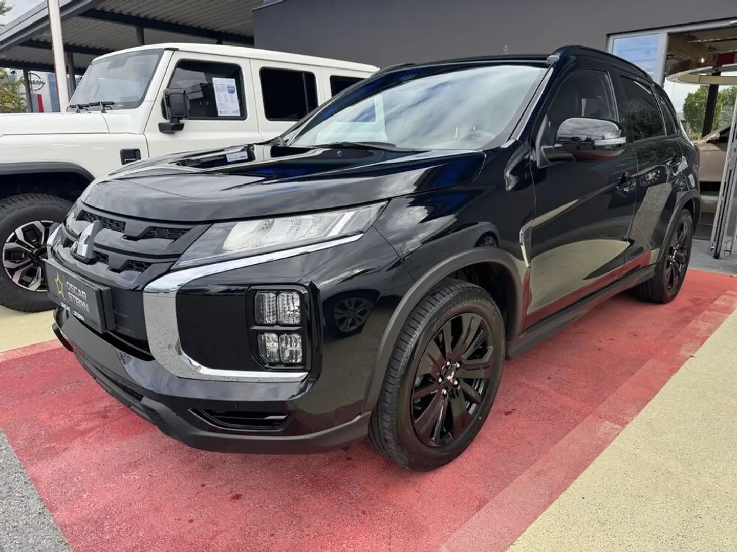 Mitsubishi ASX ASX 2,0 MIVEC CVT 4WD Intense Black Line 20 Schwarz - 1
