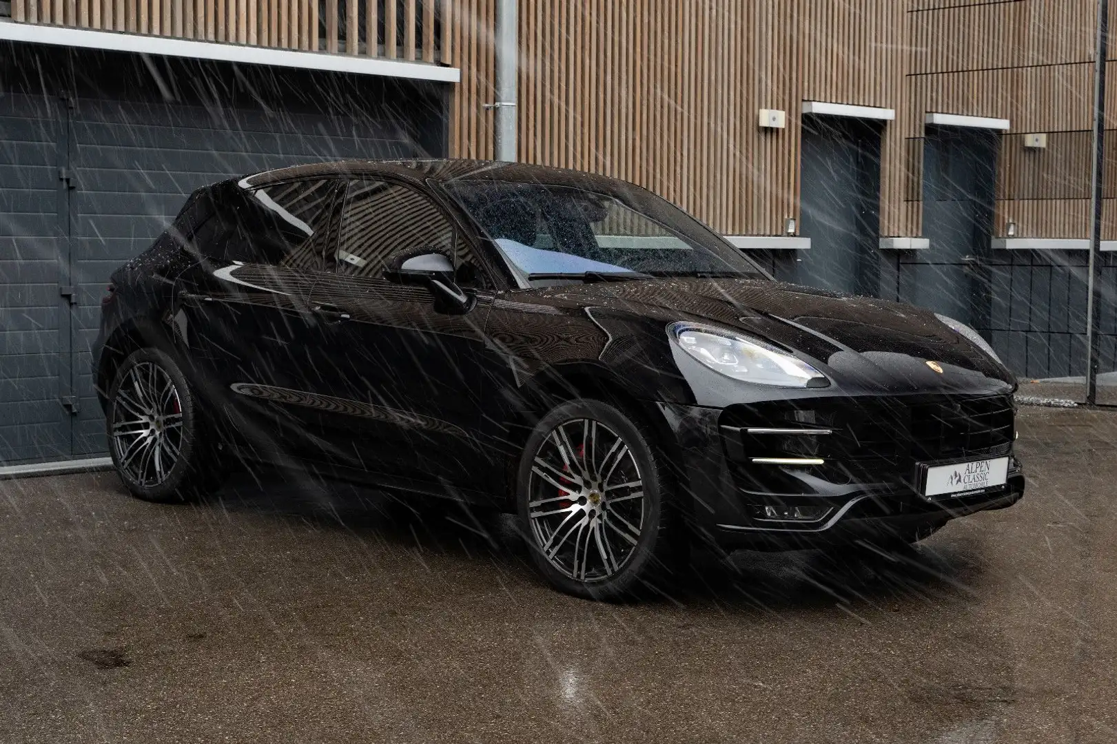 Porsche Macan Turbo Performance Paket STHZ, BOSE, AHK Noir - 1
