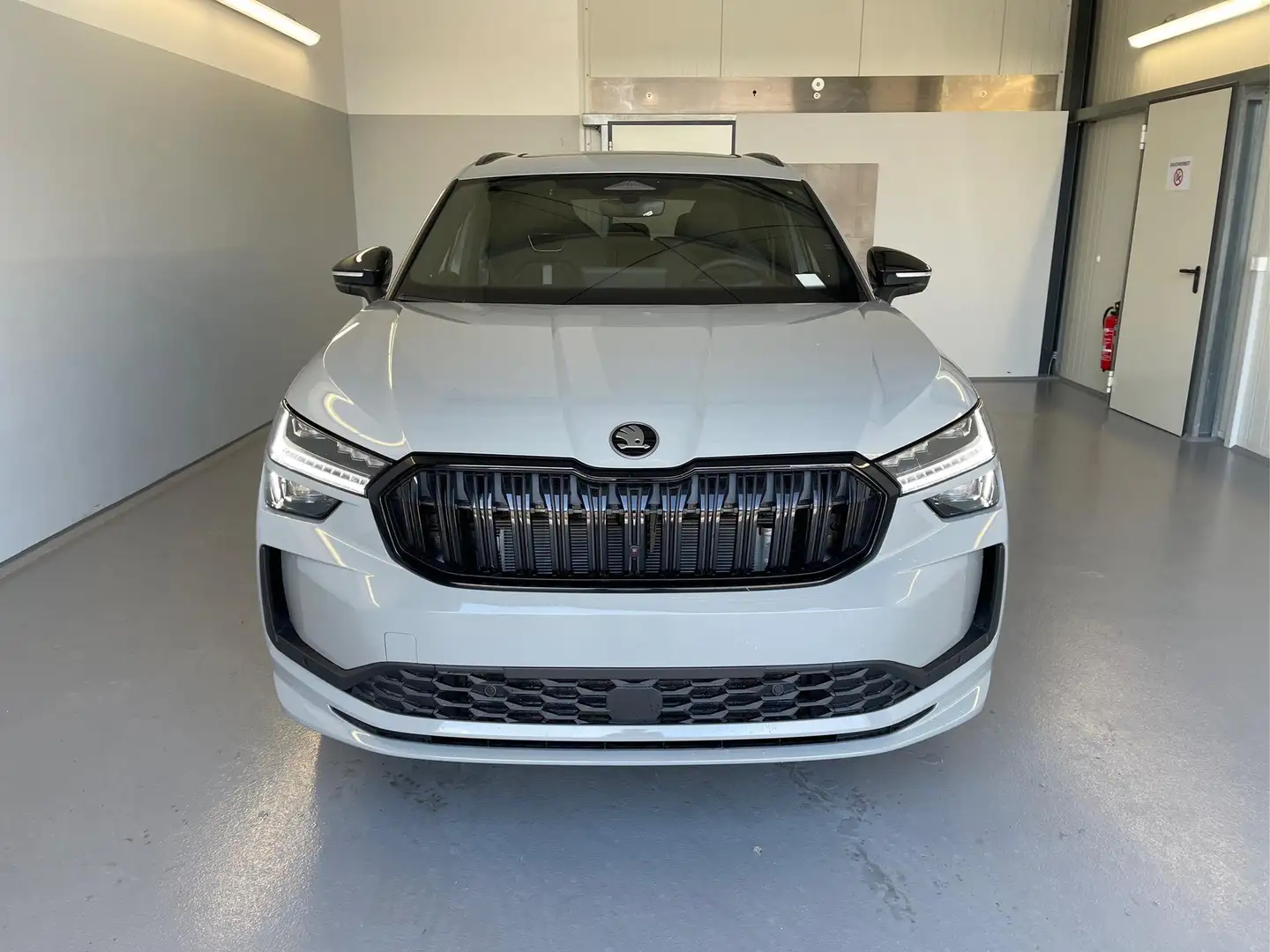 Skoda Kodiaq Sportline 193PS TDI 4x4 7Sitze+AHK+HUD+Pano+360... Grau - 2