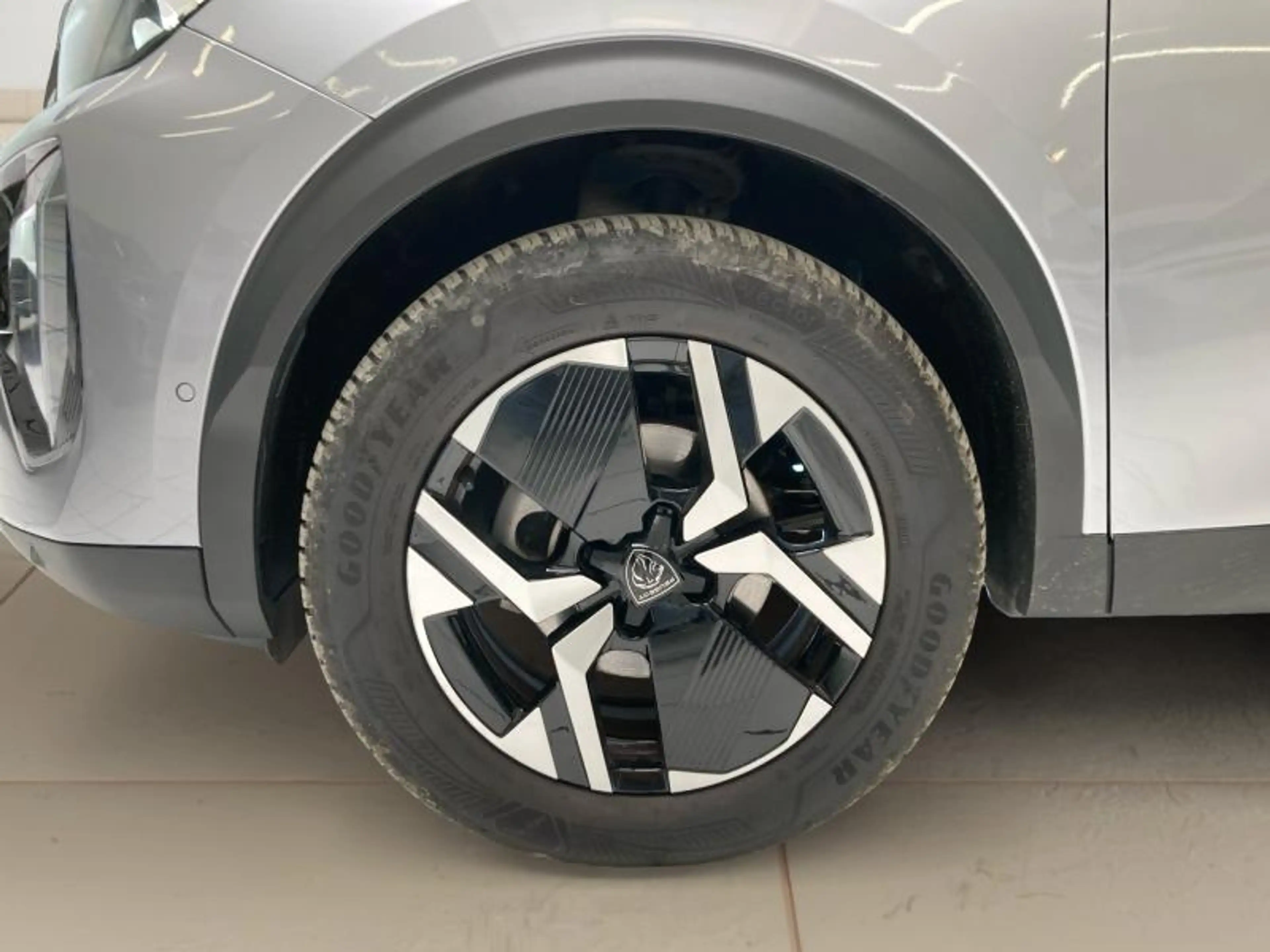 Peugeot 2008 II GT — photo 9