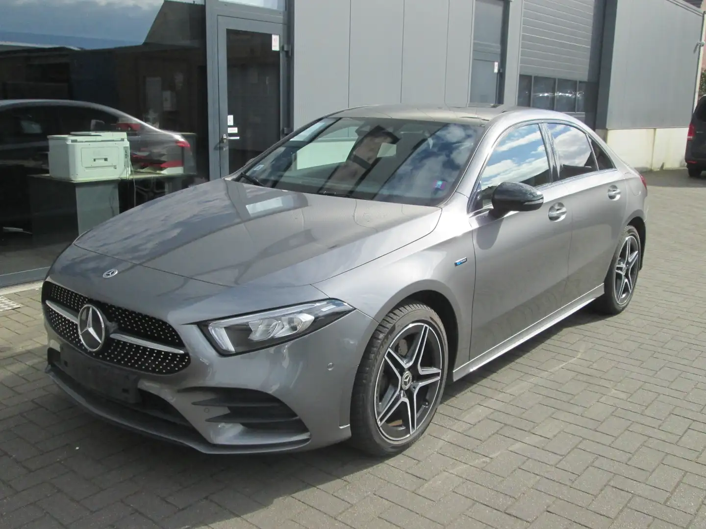 Mercedes-Benz A 250 E HYBRIDE AMG PANO SFEER Gris - 1