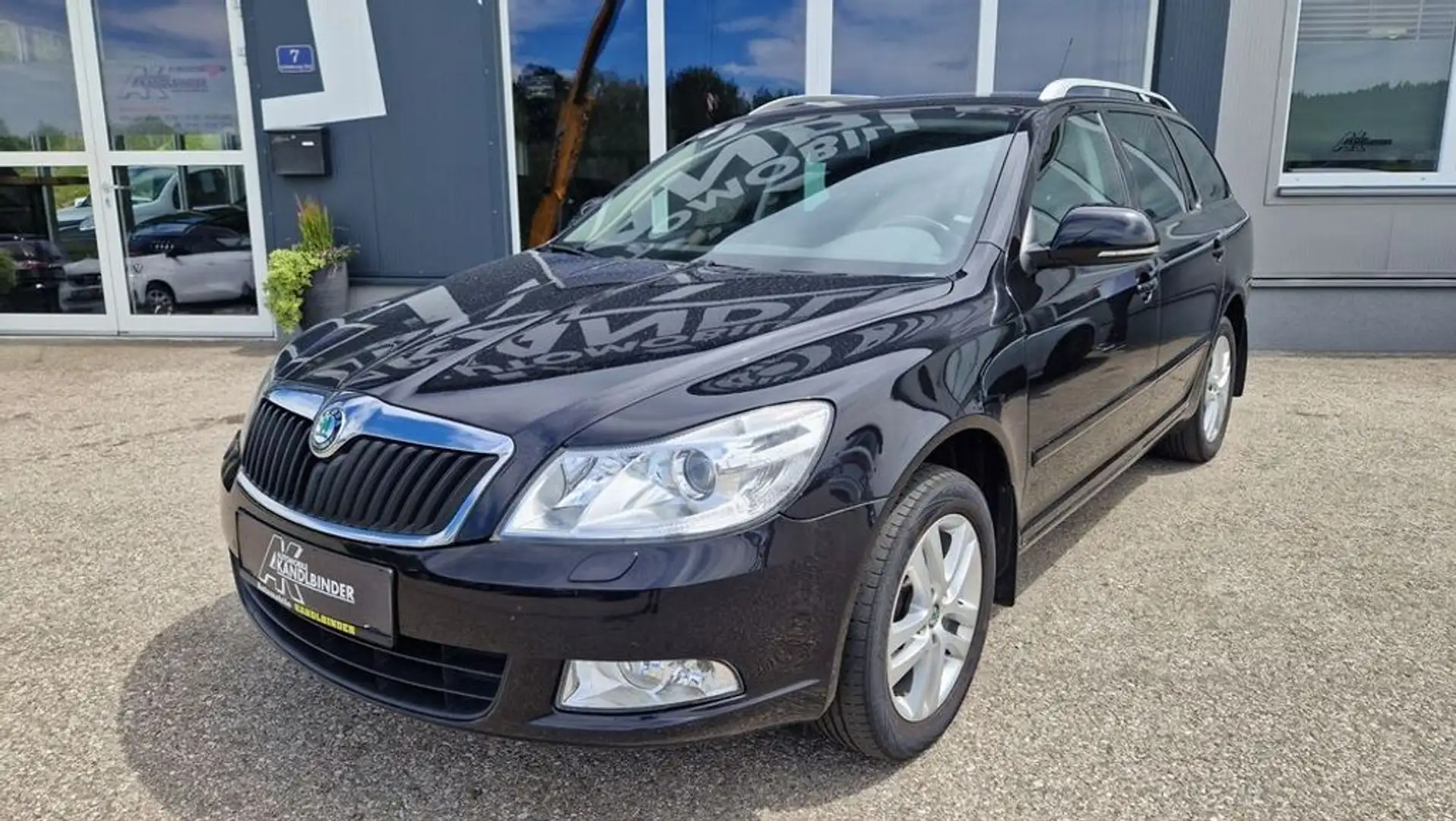 Skoda Octavia Combi TDI 4x4 Schwarz - 1