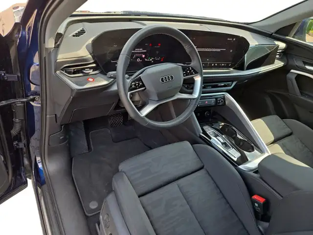 Audi Q5 view 4
