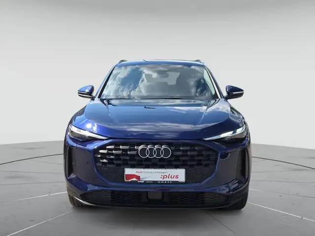 Audi Q5 view 2