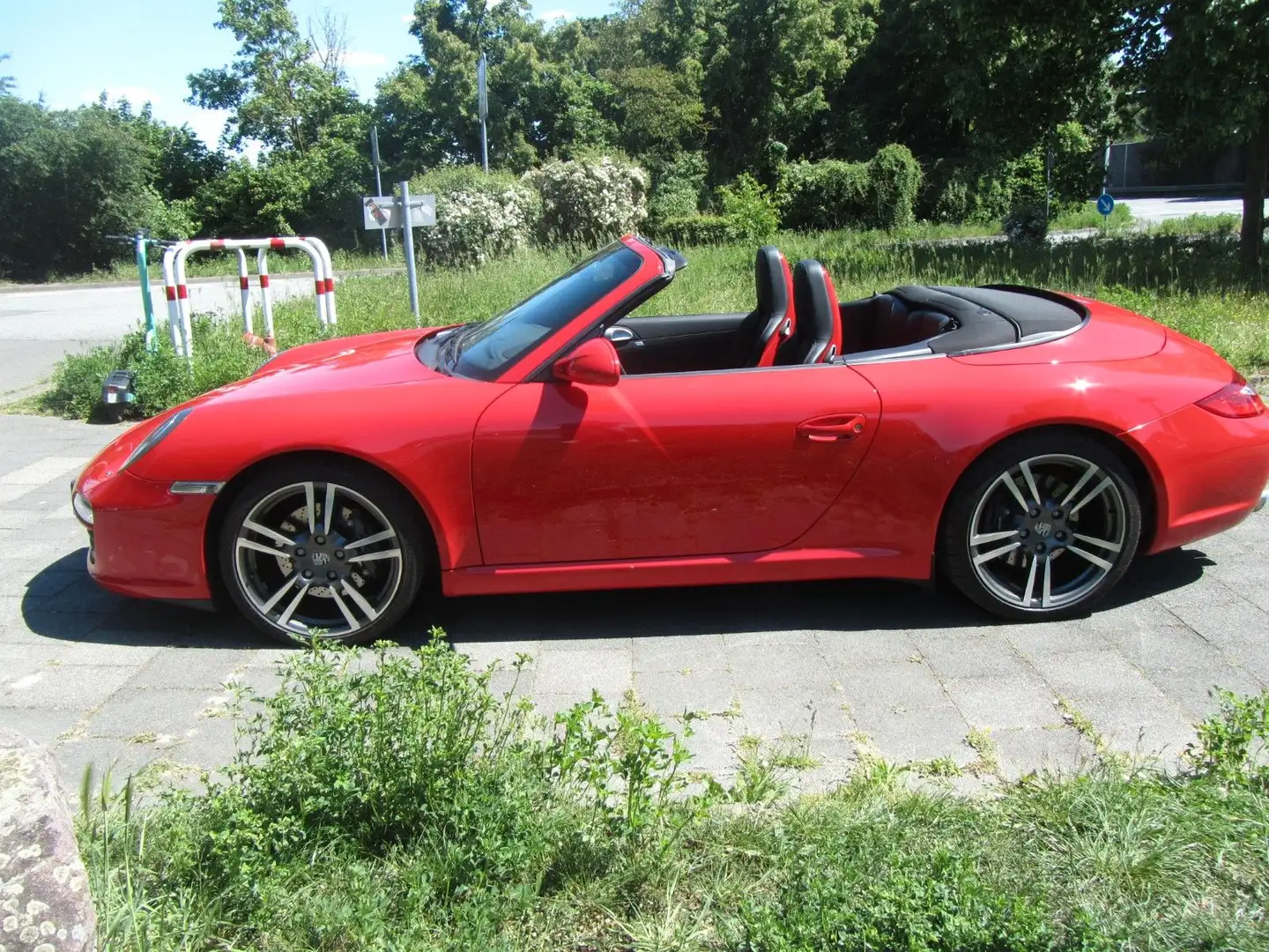 Porsche 997 Carrera Cabrio / 46100 km Red - 2