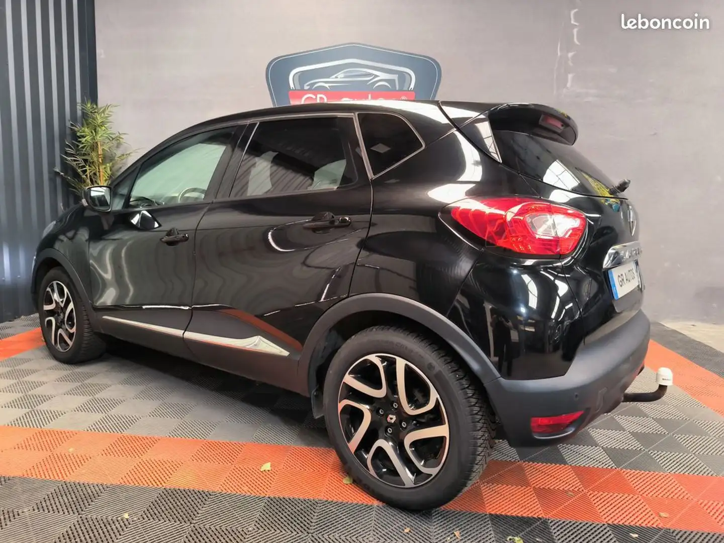 Renault Captur 0.9 Tce 90cv Intens 97.000kms jantes alu GPS clim  Noir - 2