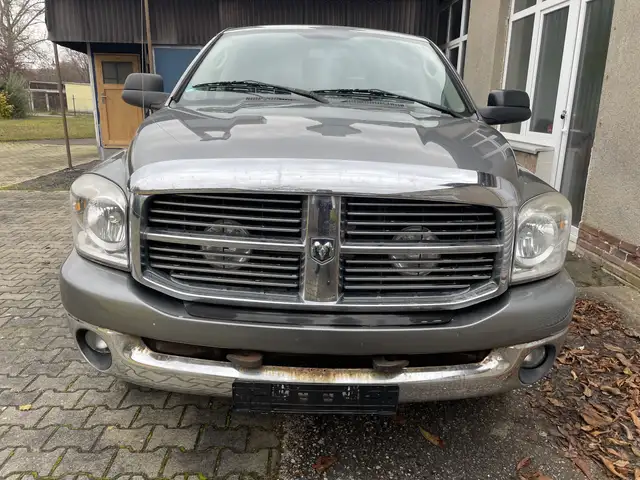 Dodge RAM 1500 5.7 V8 4x4