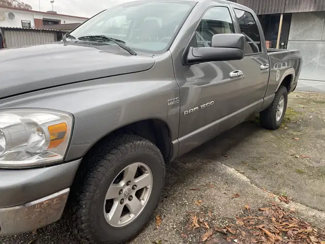 Dodge RAM 1500 5.7 V8 4x4